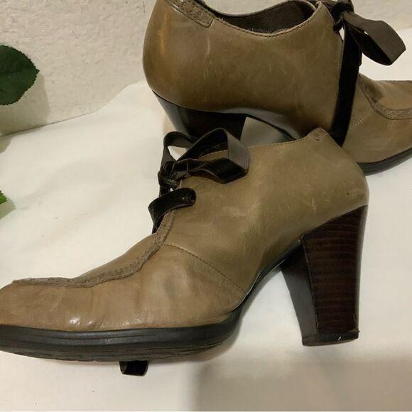 Born Women's Banbury Fringe Moc Boots Size 9 Natural Tan Nubuck Heeled W02016 - Picture 5 of 14